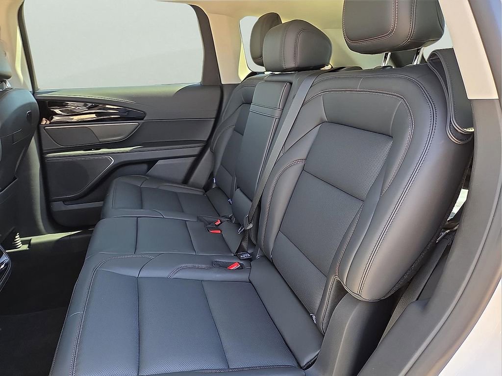 New 2026 Lincoln Nautilus Premier AWD/4WD image 13