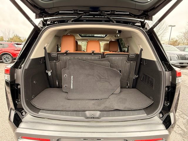 New 2026 Nissan Pathfinder Platinum image 18