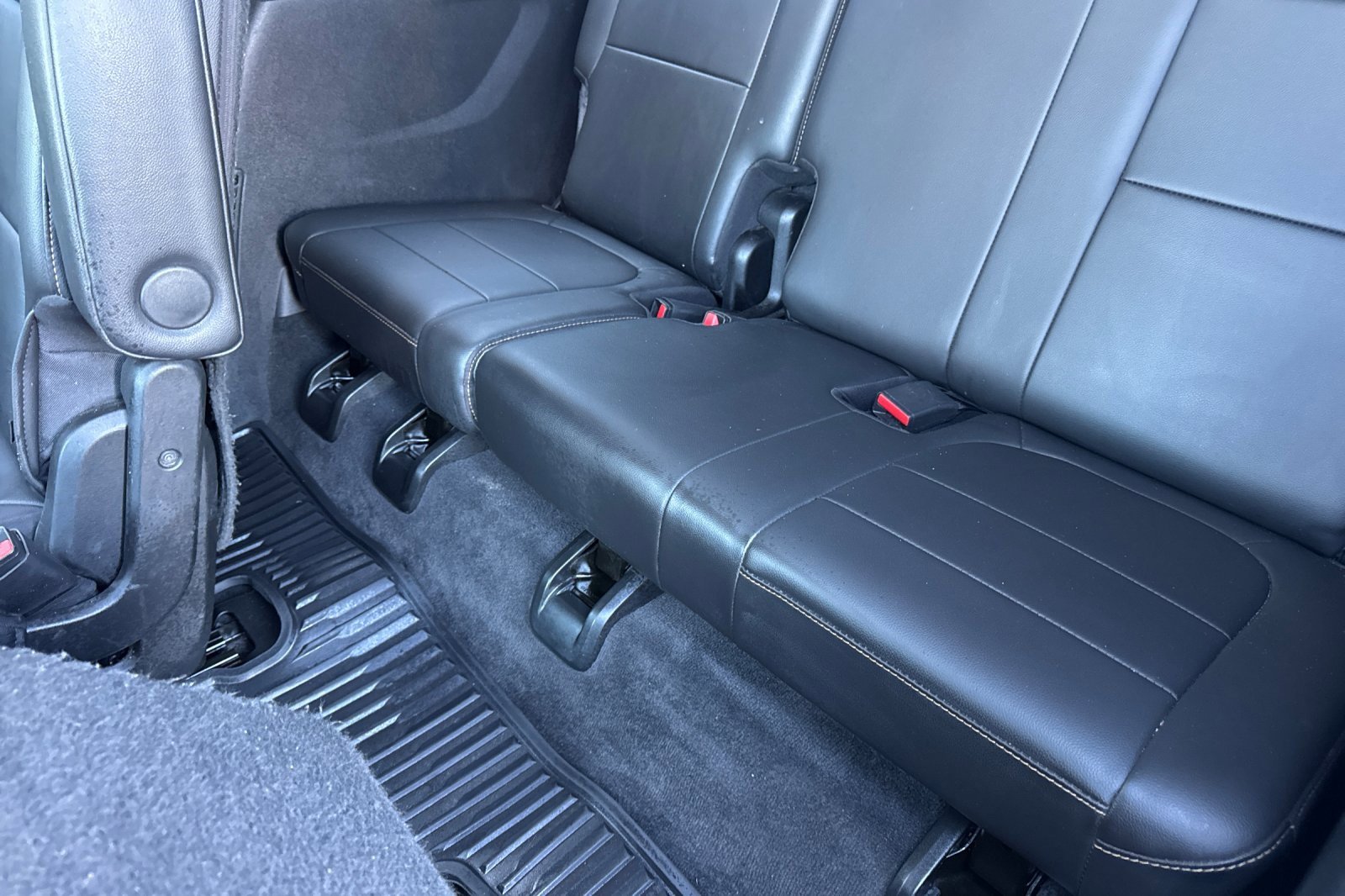 Used 2020 Chevrolet Traverse LT w/ LPO, Blackout Package image 19