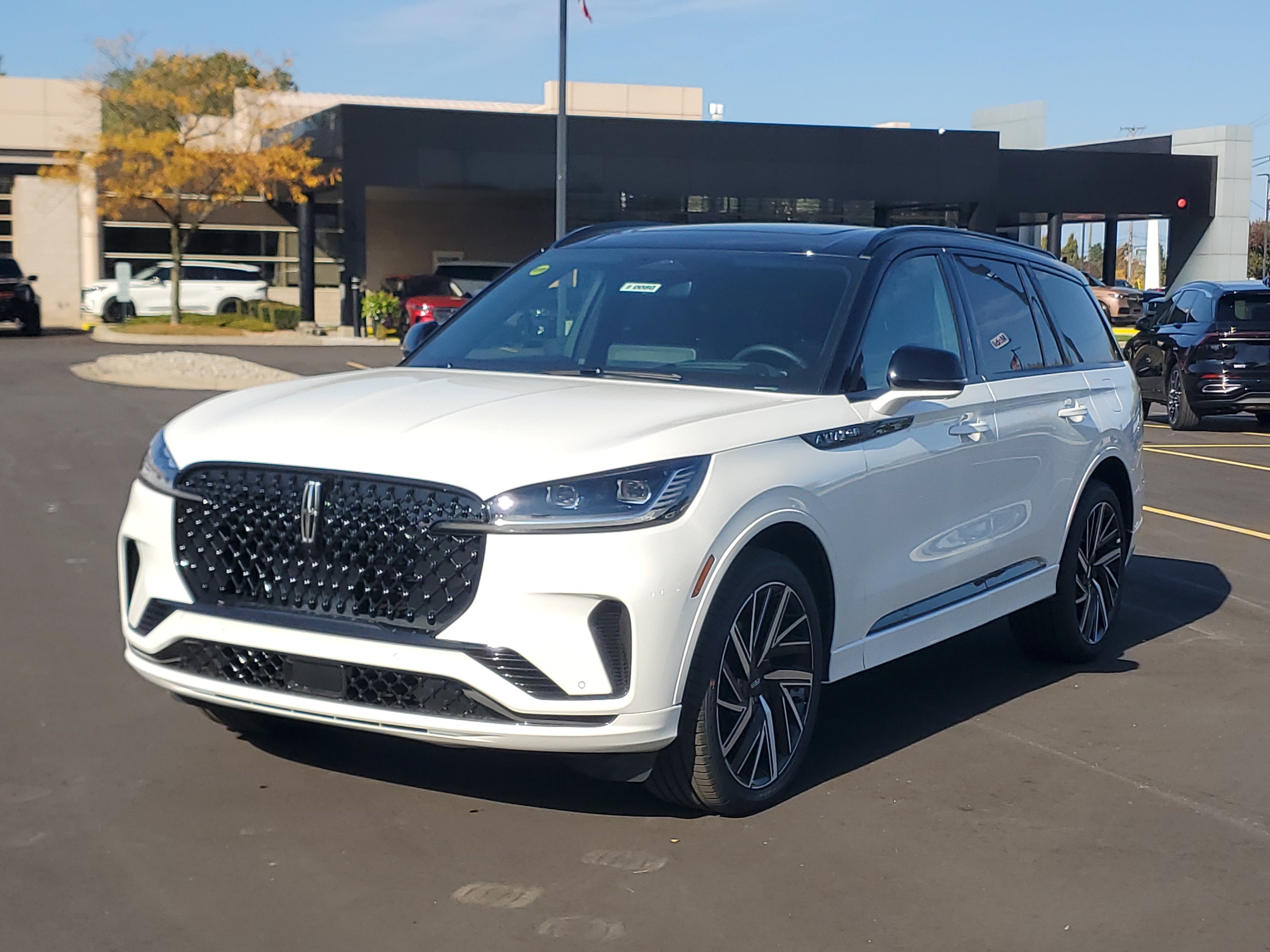 New 2027 Lincoln Aviator Black Label w/ Black Label Special Edition AWD/4WD image 2