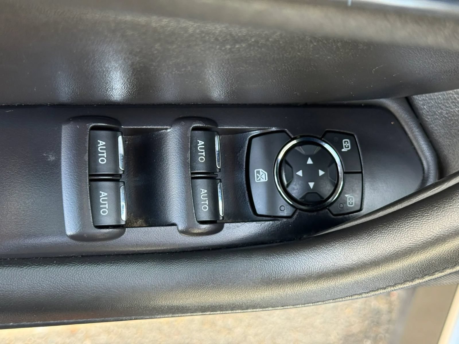 Used 2013 Lincoln MKS FWD image 14
