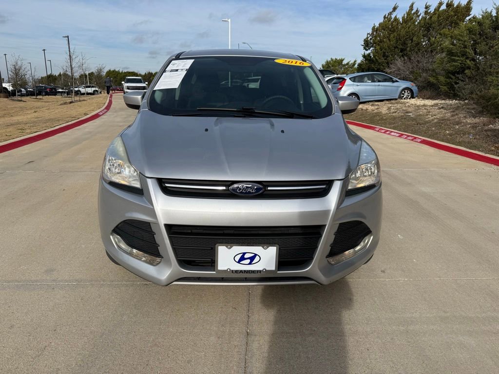 Used 2016 Ford Escape SE image 2