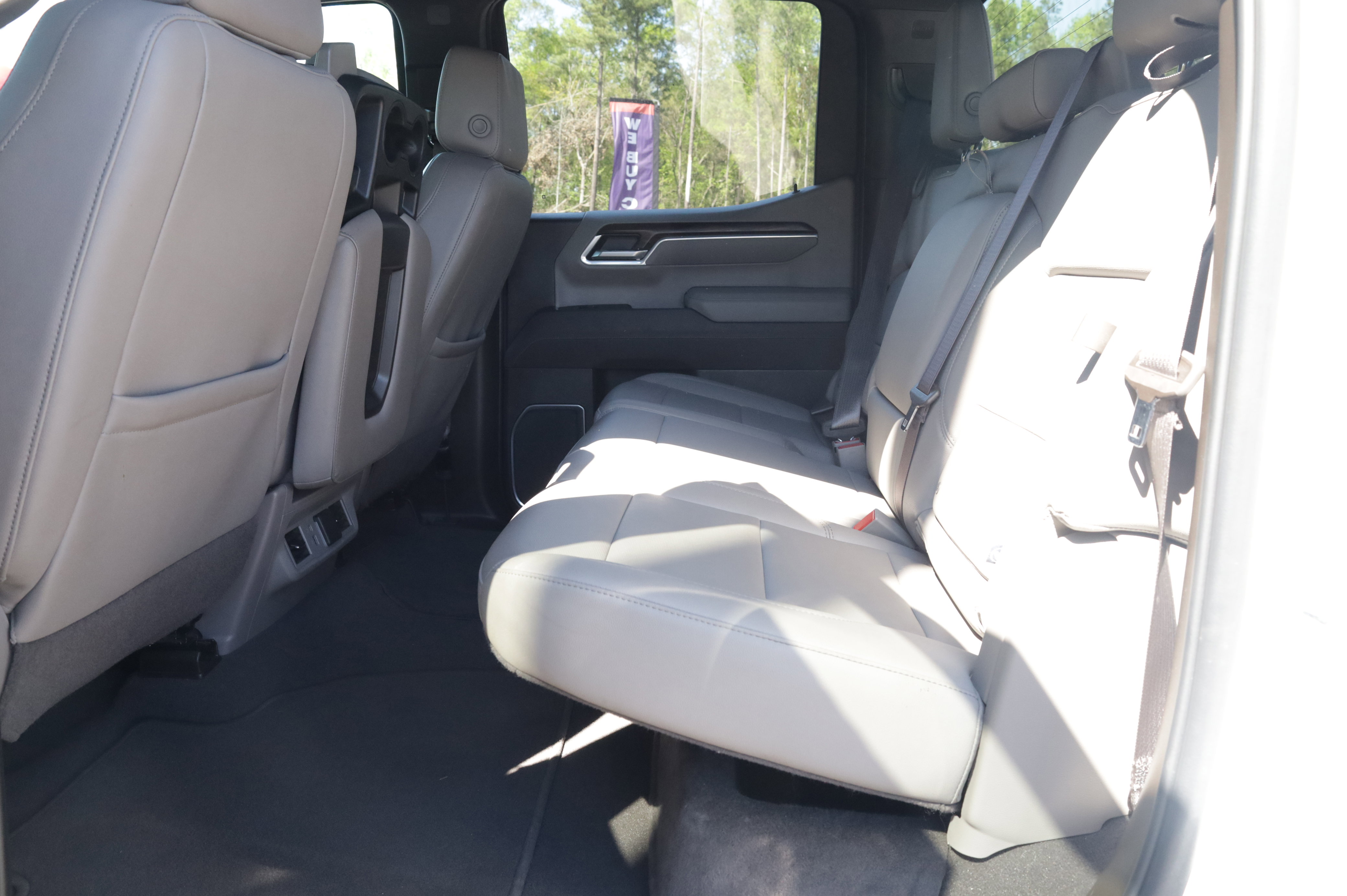 Used 2025 GMC Sierra 1500 SLT image 12