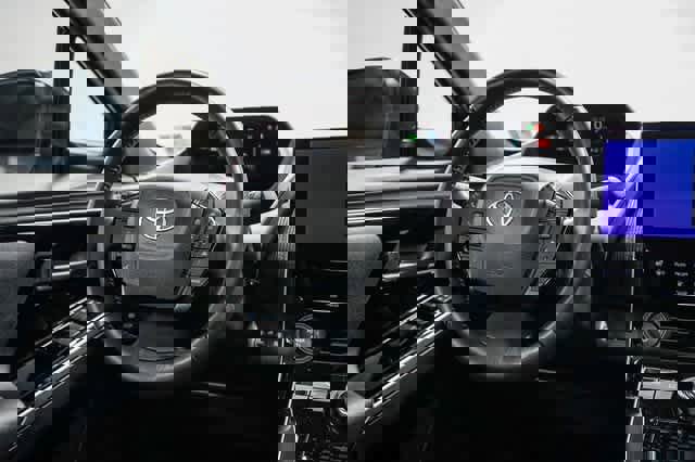 Certified 2025 Toyota bZ4X AWD image 16