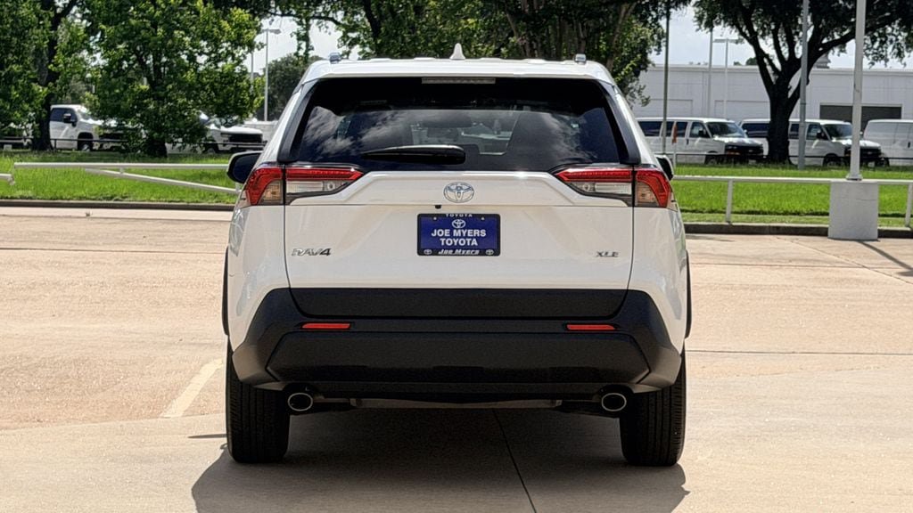 Used 2025 Toyota RAV4 XLE FWD image 6