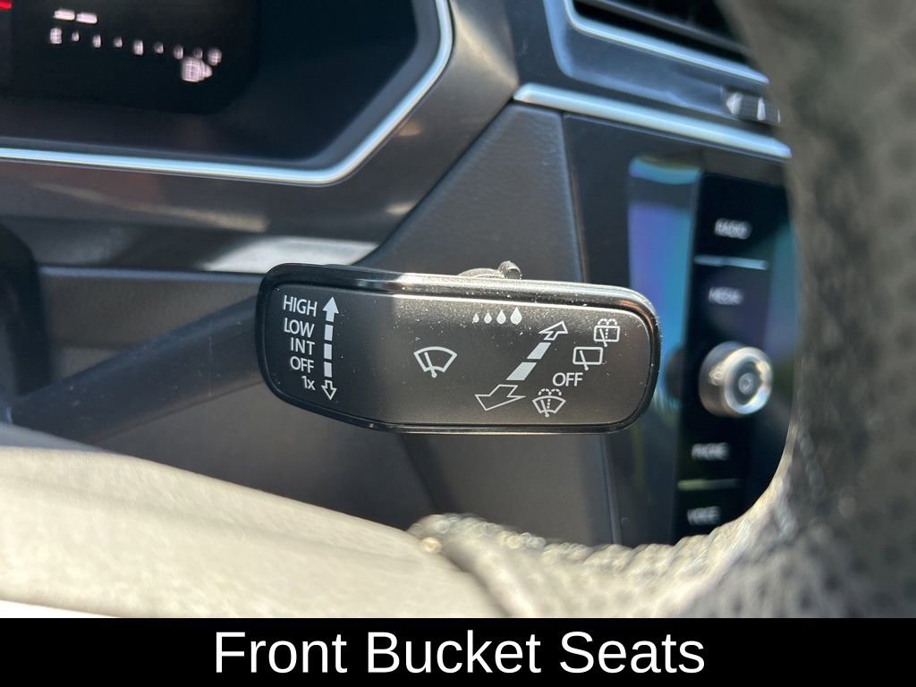 Certified 2024 Volkswagen Tiguan SE R-Line image 24