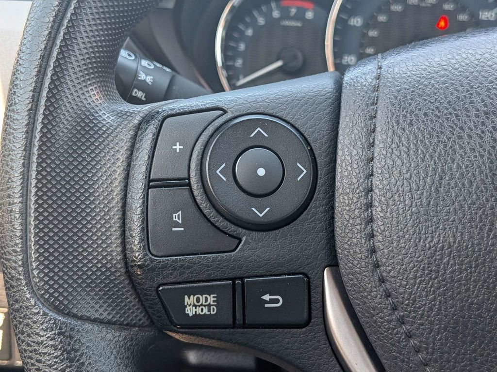 Used 2015 Toyota Corolla LE image 22