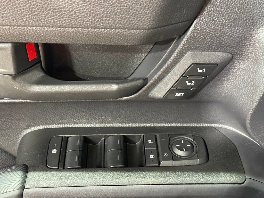 Certified 2025 Toyota 4Runner 4WD image 16