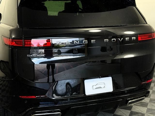New 2026 Land Rover Range Rover Sport Dynamic SE AWD/4WD image 16