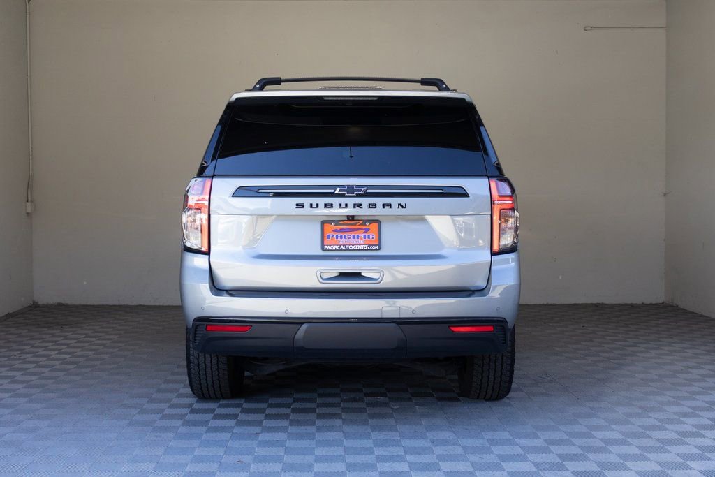 Used 2024 Chevrolet Suburban Z71 w/ Luxury Package image 12
