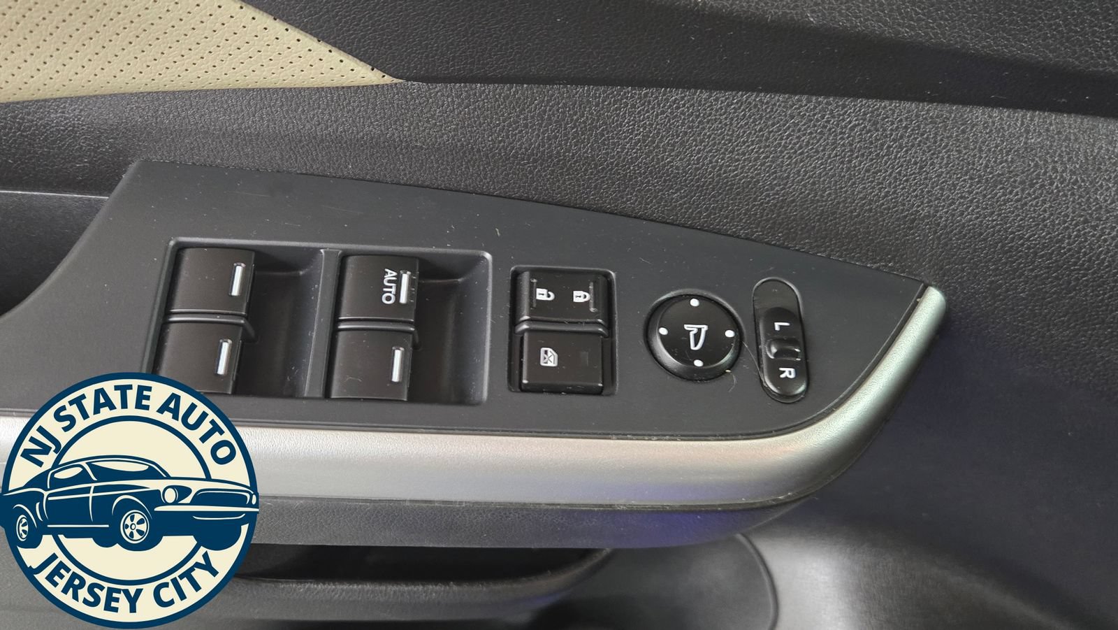 Used 2016 Honda CR-V Touring image 26