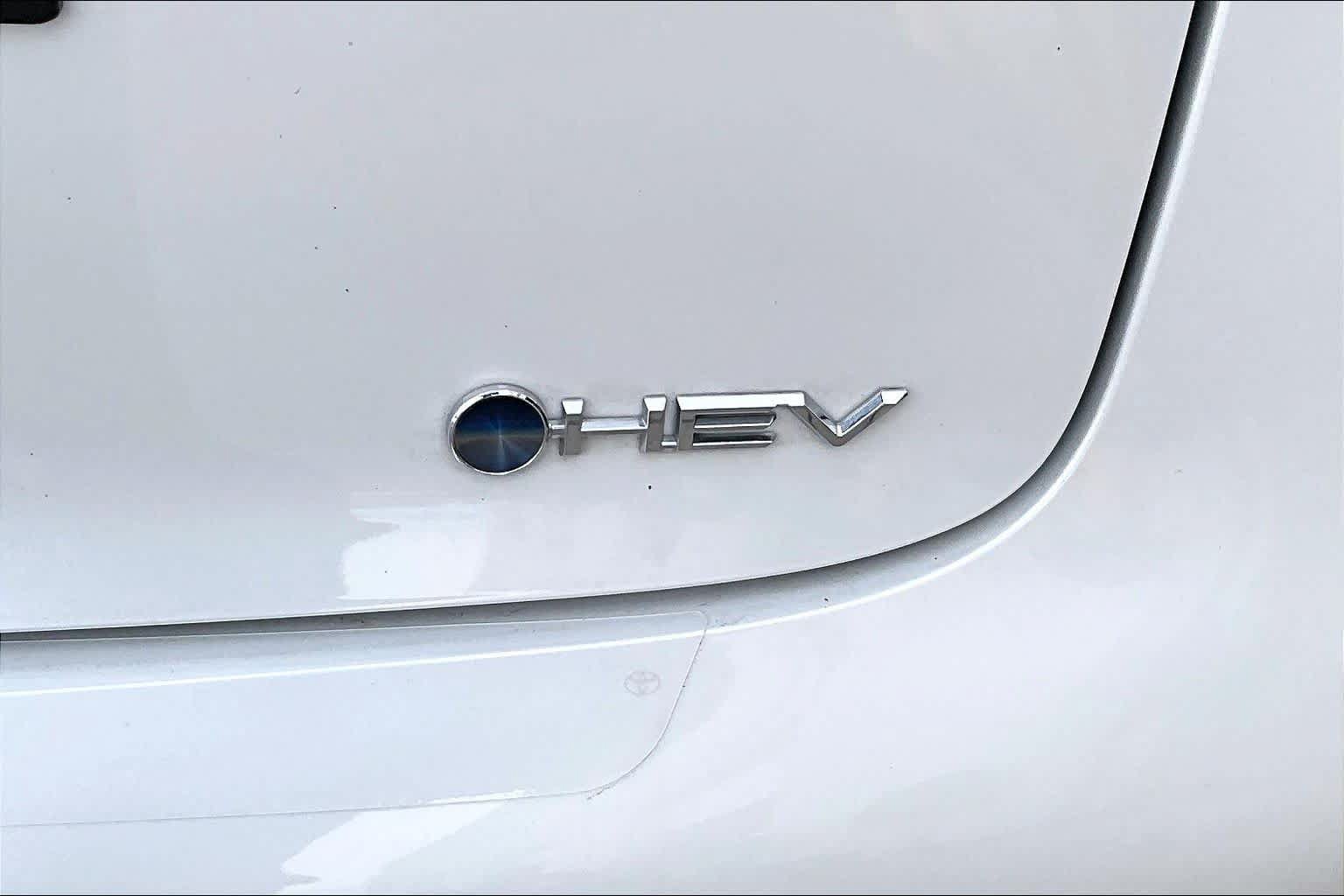 Used 2024 Toyota Prius Limited FWD image 10