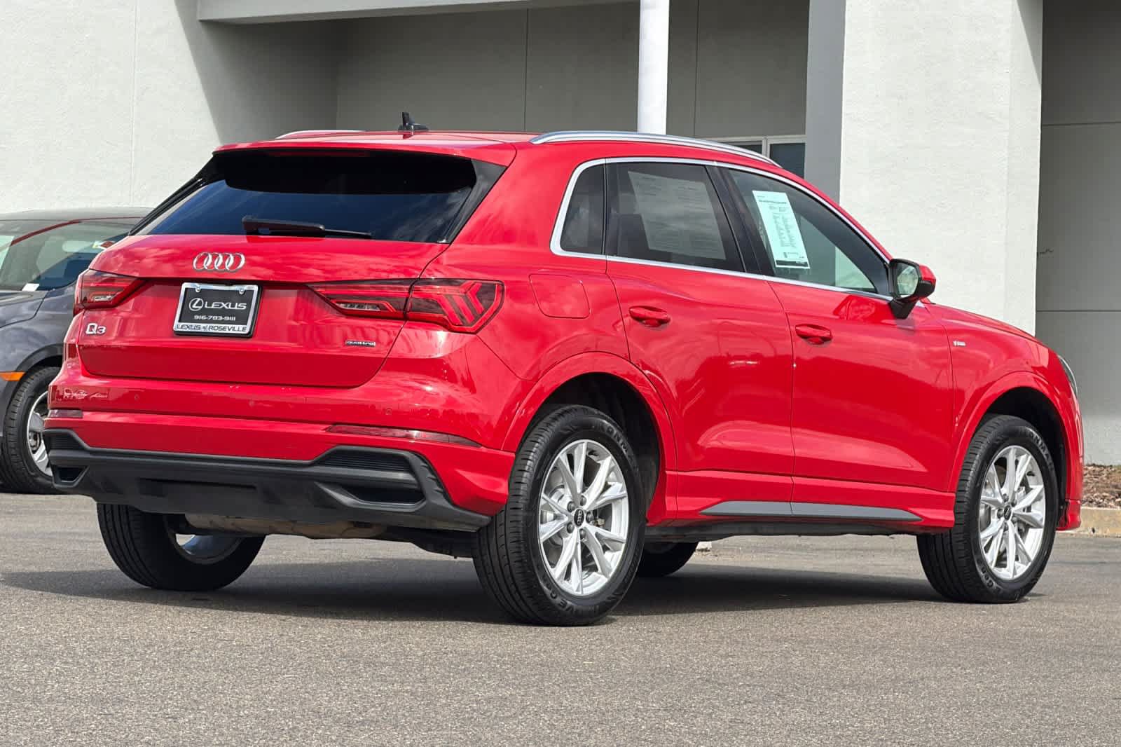 Used 2025 Audi Q3 2.0T Premium AWD/4WD image 2