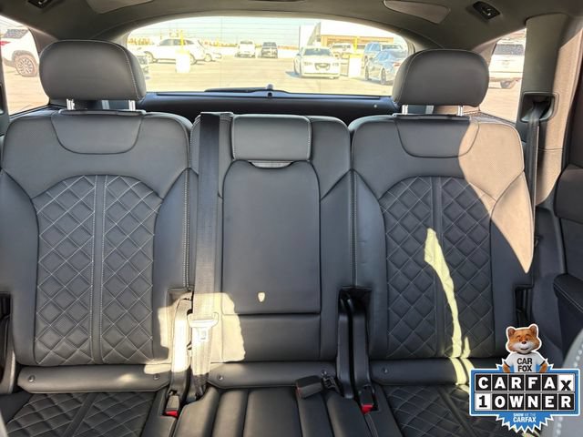 Used 2023 Audi SQ7 Prestige AWD/4WD image 5