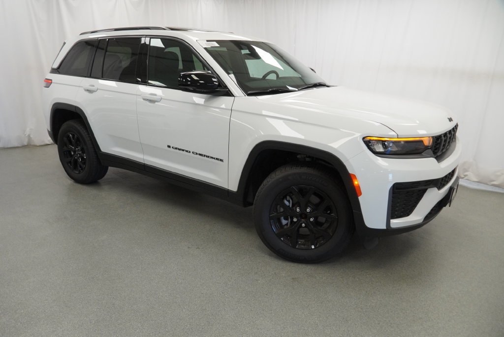 New 2026 Jeep Grand Cherokee Altitude AWD/4WD image 12