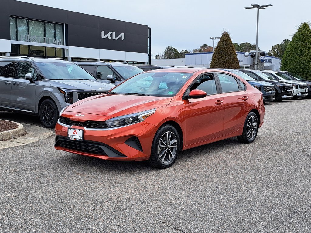 Used 2023 Kia Forte LXS image 2
