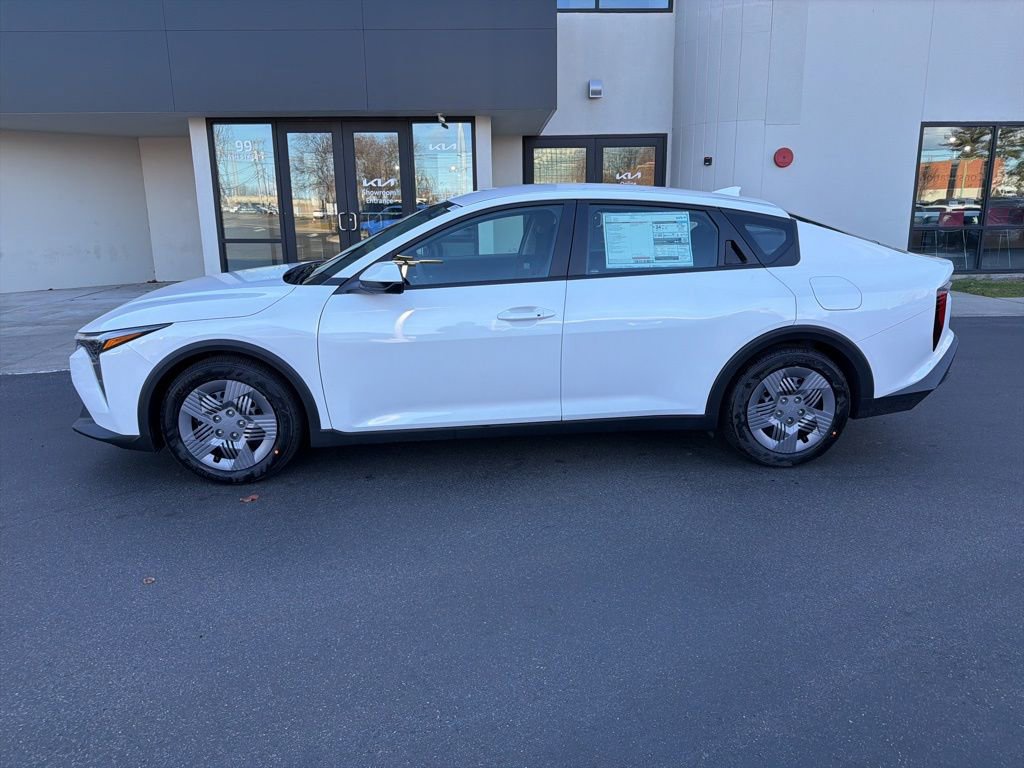 New 2025 Kia K4 LX image 2