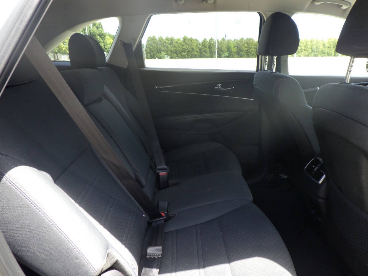 Used 2020 Kia Sorento AWD V6 image 19