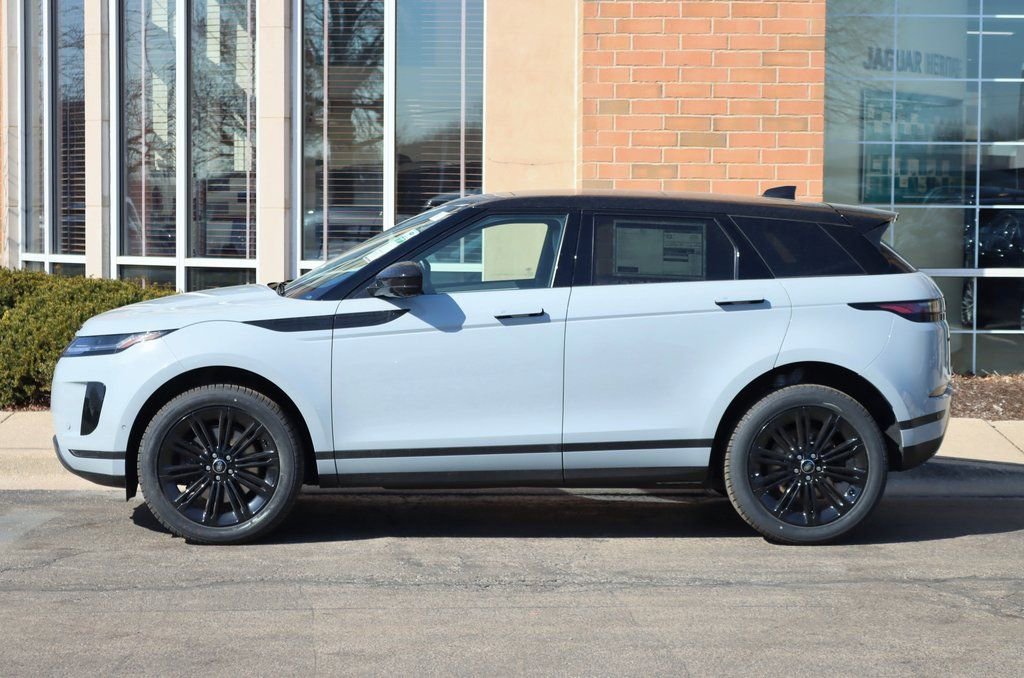 Used 2026 Land Rover Range Rover Evoque S image 2