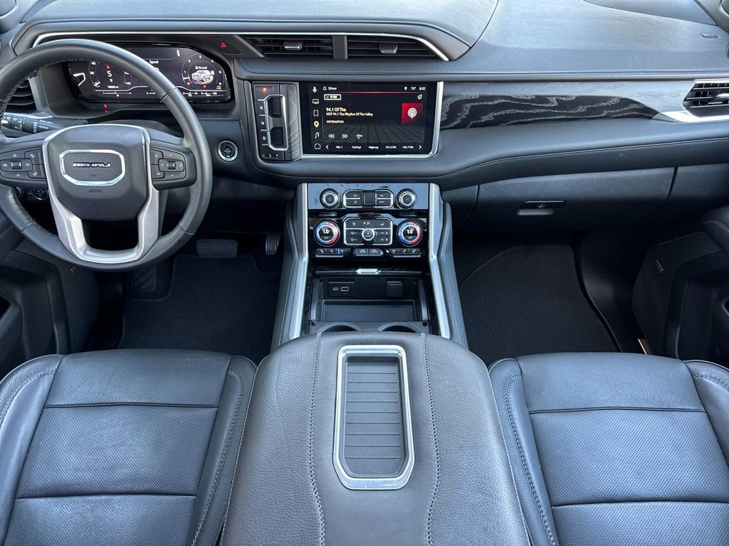 Used 2024 GMC Yukon XL Denali AWD/4WD image 14