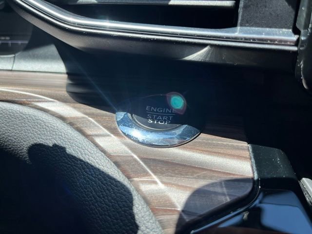 Used 2022 Ford Explorer Limited w/ Equipment Group 301A image 18