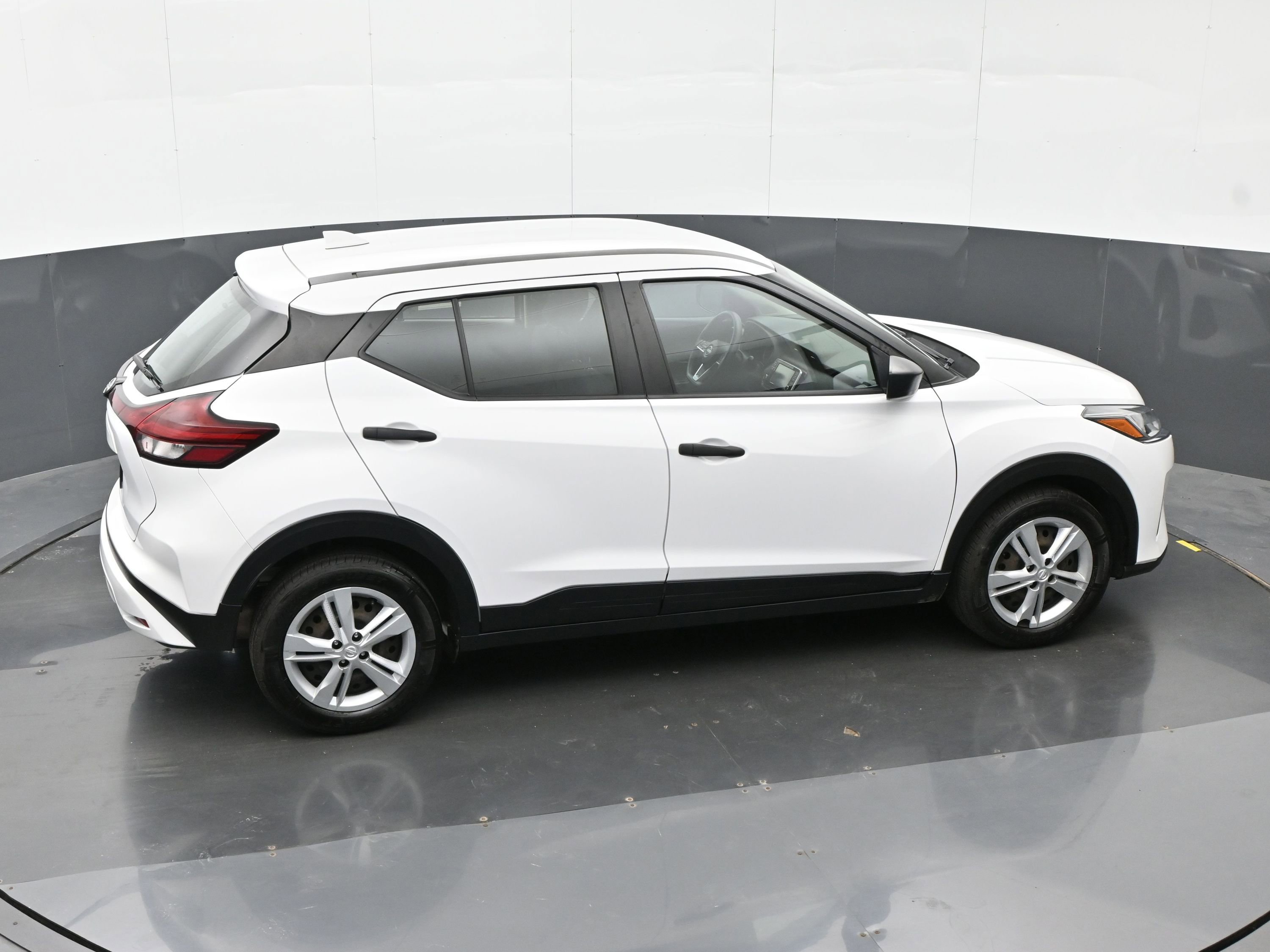 Used 2022 Nissan Kicks S FWD image 32