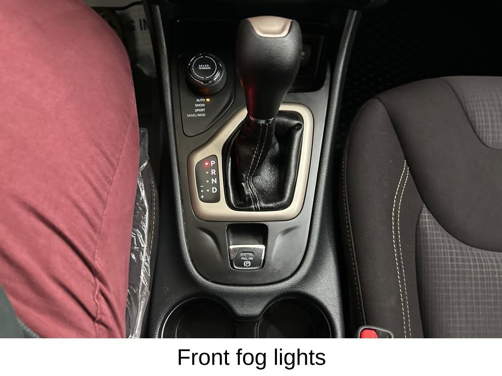 Used 2017 Jeep Cherokee Latitude w/ Cold Weather Group image 41