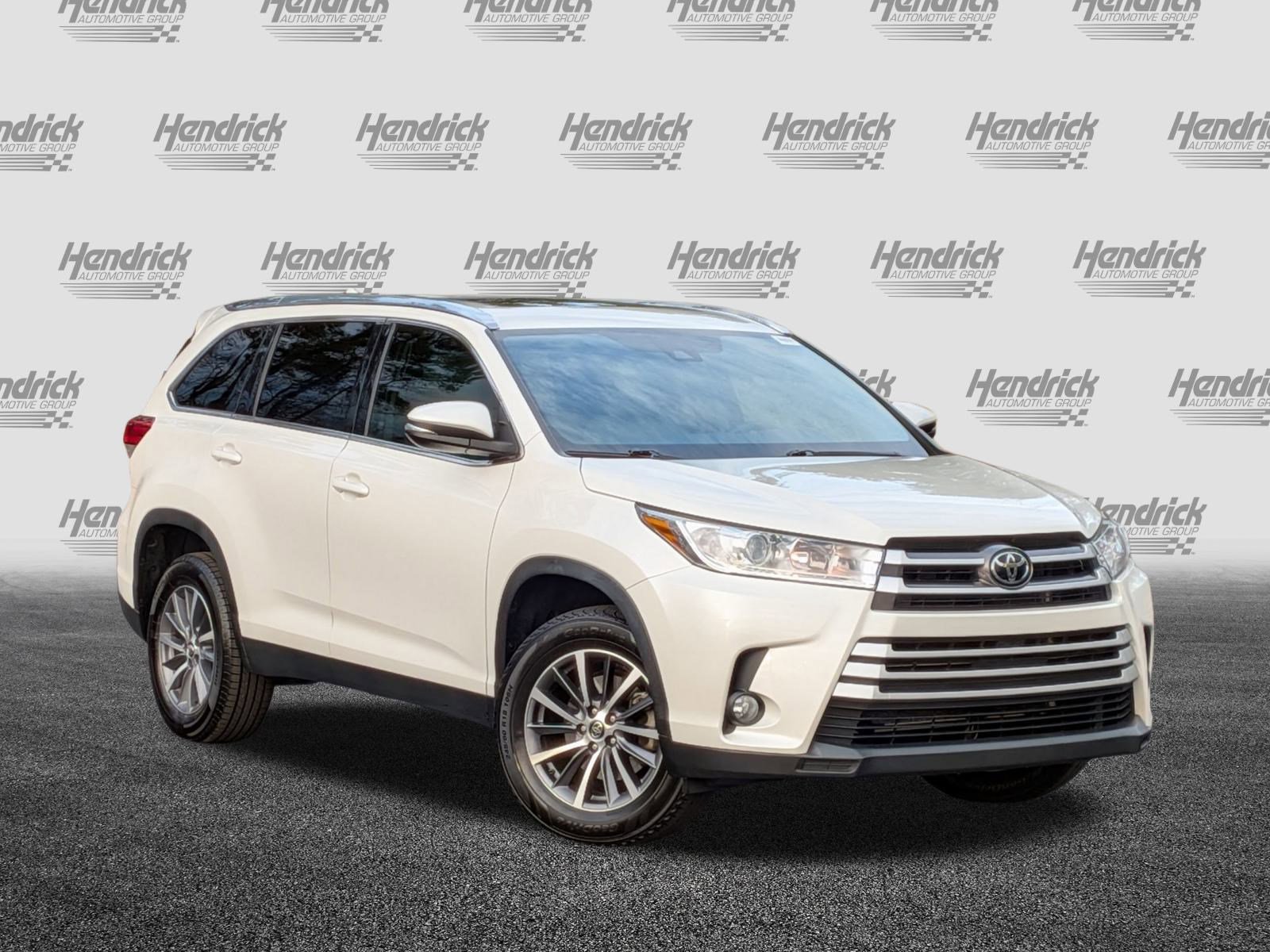 Used 2019 Toyota Highlander XLE image 2