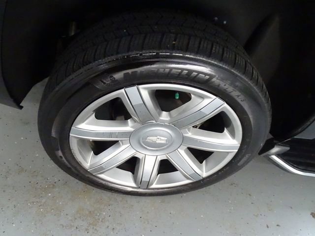 Used 2018 Cadillac Escalade Luxury AWD/4WD image 26