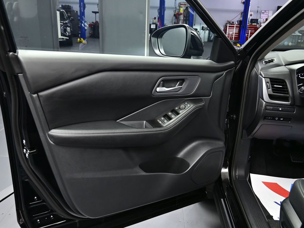 New 2026 Nissan Rogue SV image 13