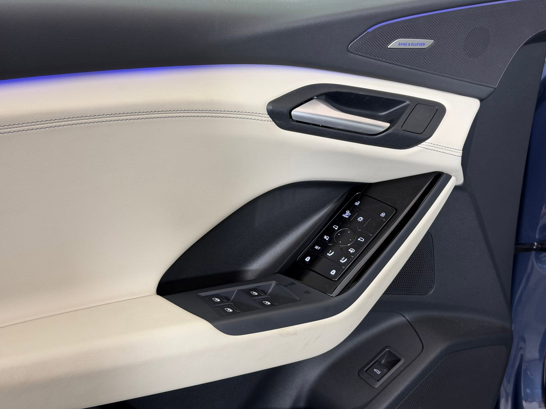 Certified 2025 Audi Q6 e-tron Prestige w/ Beige Warm Weather Package image 14