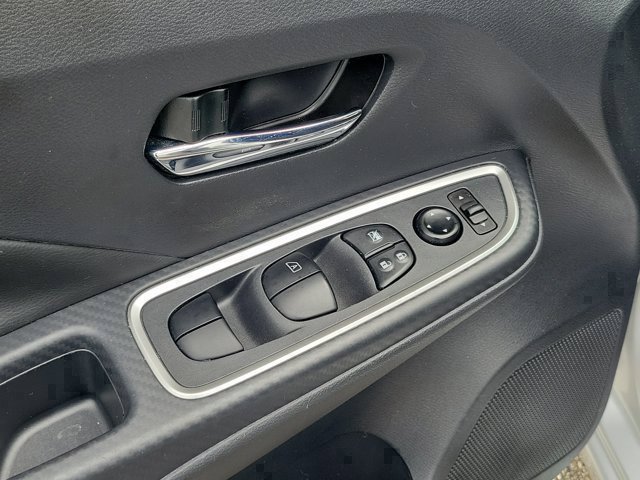 Used 2025 Nissan Versa SR w/ Trunk Package FWD image 15