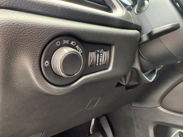 New 2027 Chrysler Pacifica Limited w/ Family Tech Group FWD image 38