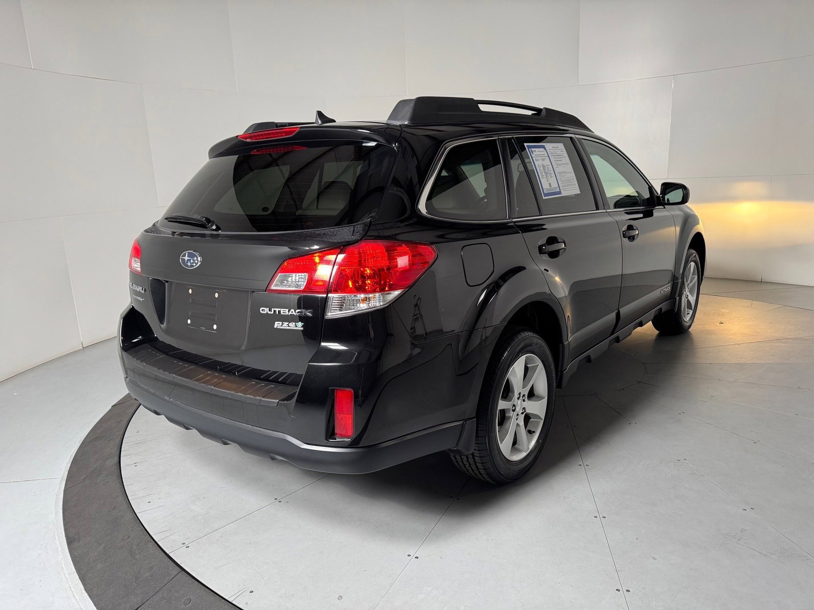 Used 2013 Subaru Outback 2.5i Limited w/ Moonroof Pkg AWD/4WD image 5