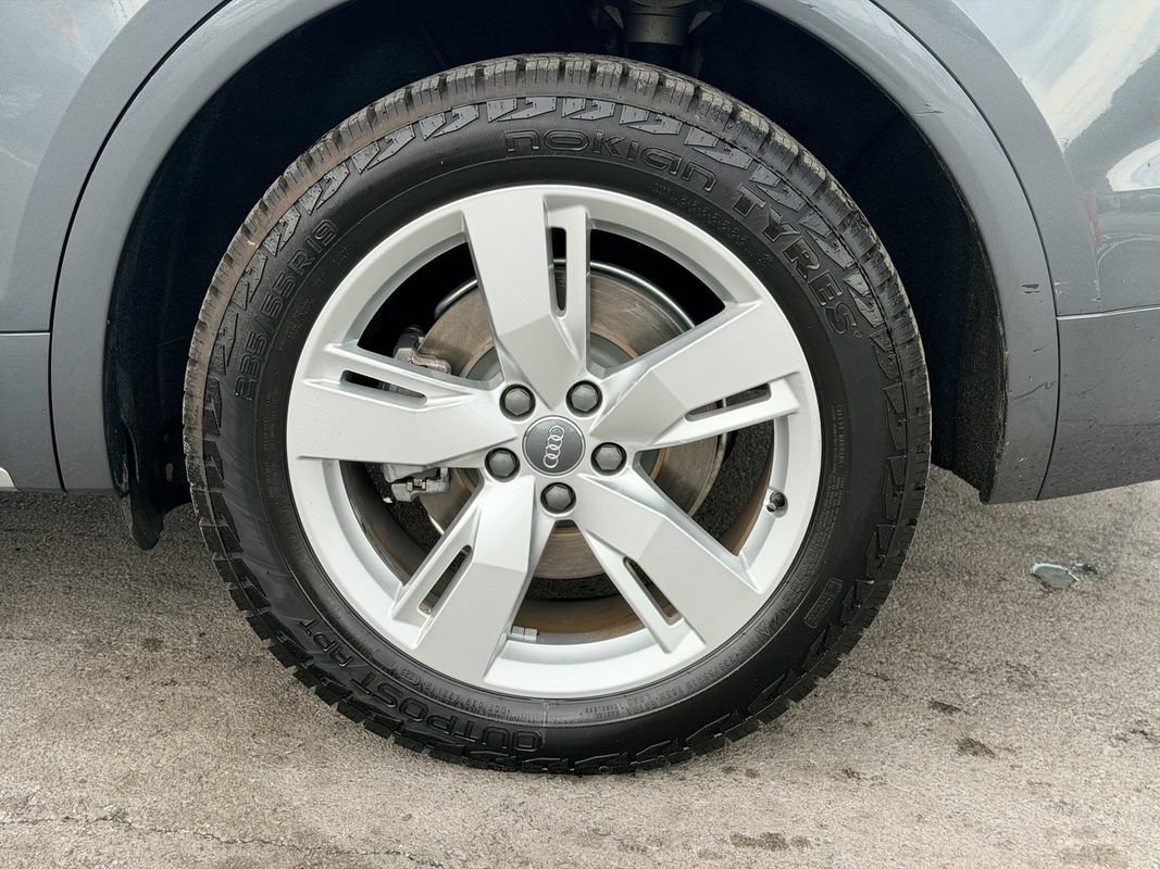 Used 2018 Audi Q5 2.0T Premium w/ Convenience Package AWD/4WD image 29