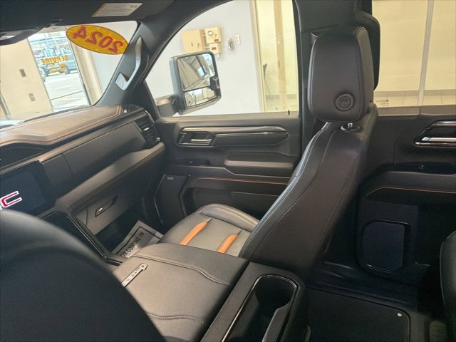 Used 2024 GMC Sierra 2500 AT4 image 35