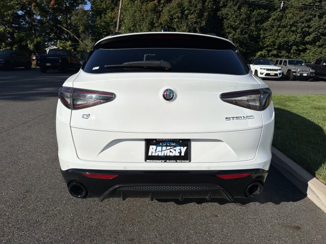 Used 2024 Alfa Romeo Stelvio Veloce AWD/4WD image 7