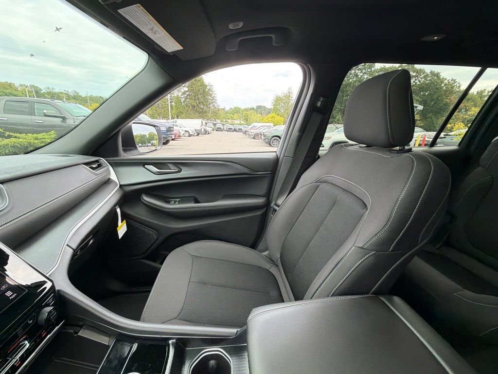 New 2026 Jeep Grand Cherokee L 4WD image 29