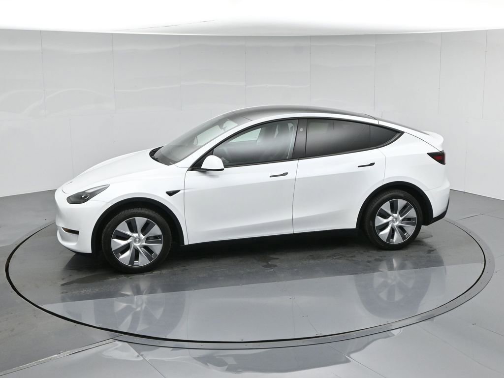 Used 2024 Tesla Model Y Long Range image 40