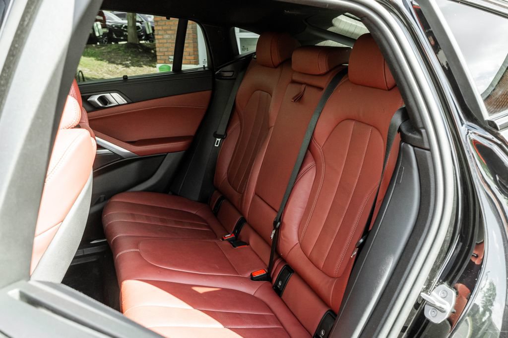 Used 2022 BMW X6 xDrive40i AWD/4WD image 26