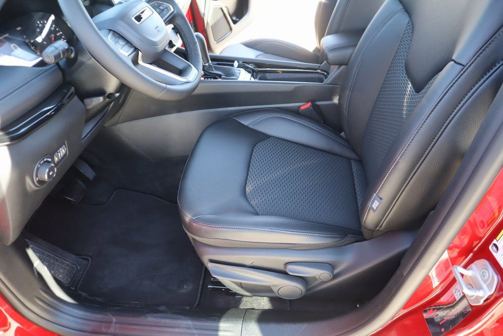 New 2026 Jeep Compass Latitude image 11