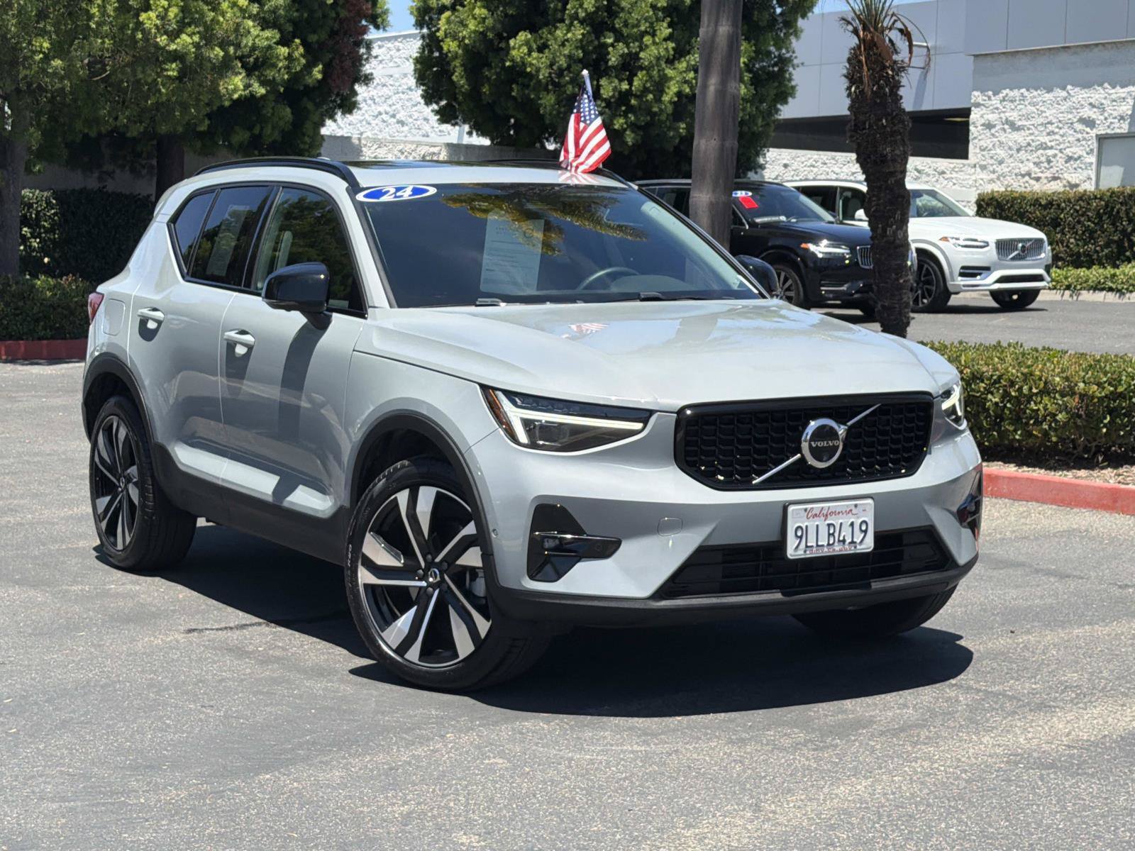 Certified 2024 Volvo XC40 B5 Ultimate w/ Protection Package Premier AWD/4WD image 1