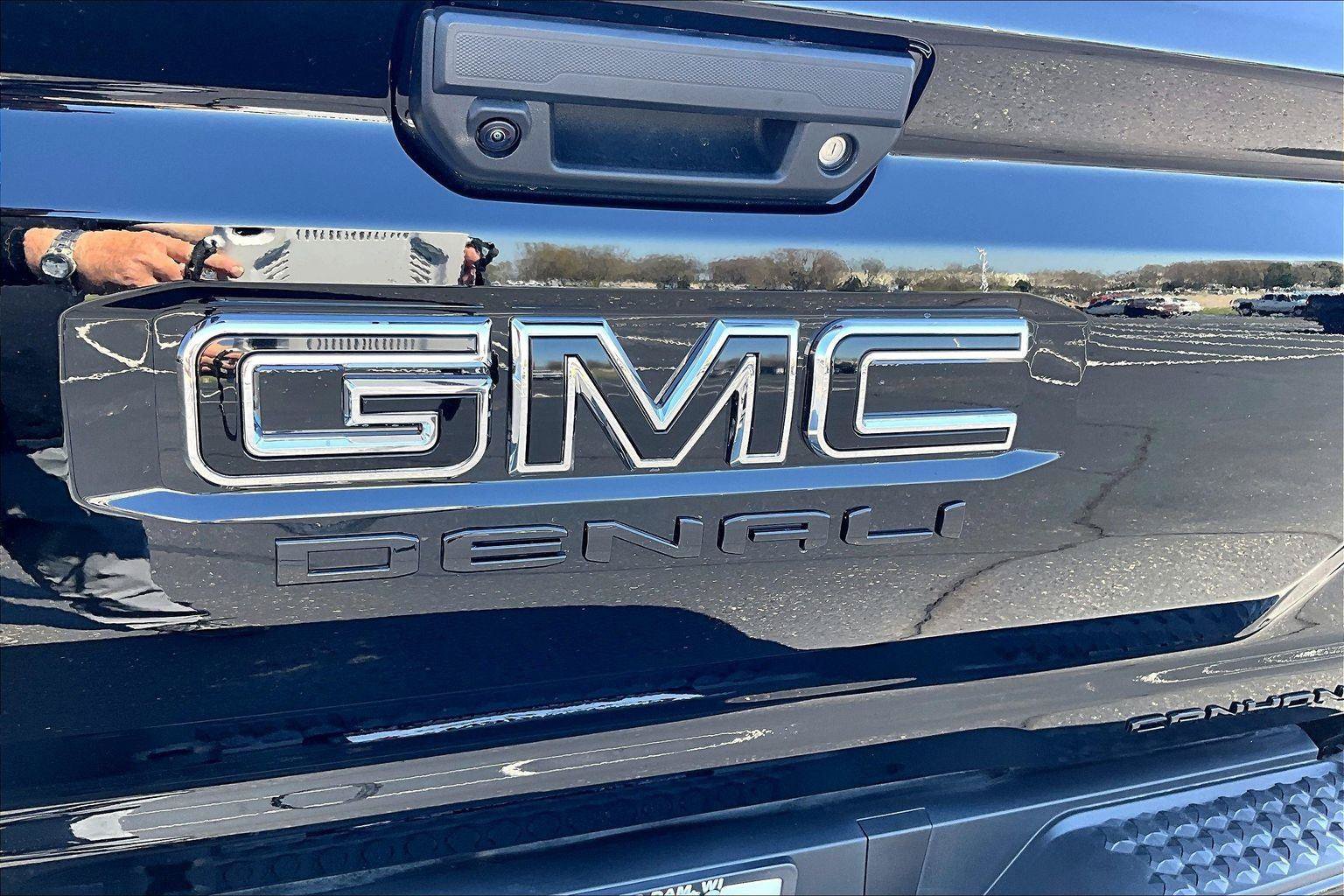 New 2026 GMC Canyon Denali w/ LPO, Denali Black Edition AWD/4WD image 10