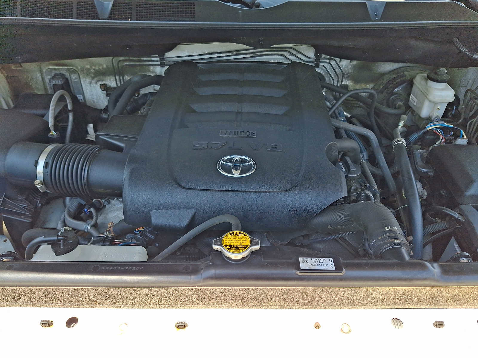 Used 2016 Toyota Tundra Limited w/ Limited Premium Package AWD/4WD image 28