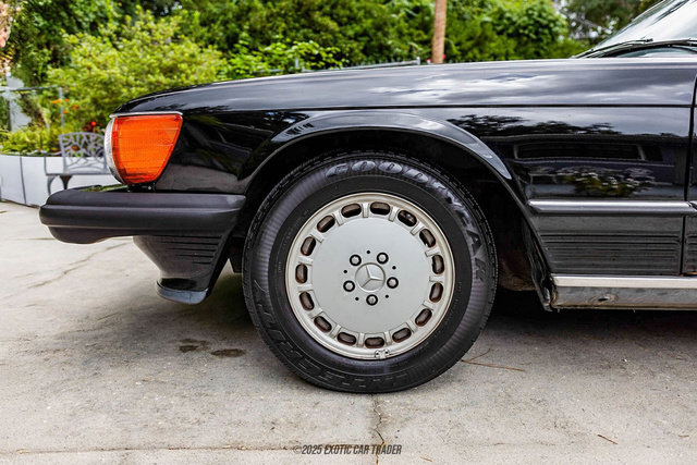 Used 1989 Mercedes-Benz 560 SL image 4