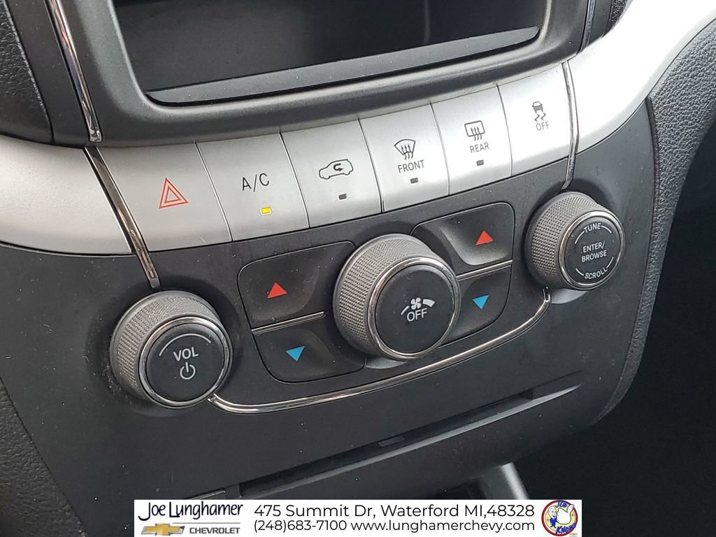 Used 2019 Dodge Journey SE w/ Blacktop Package FWD image 19
