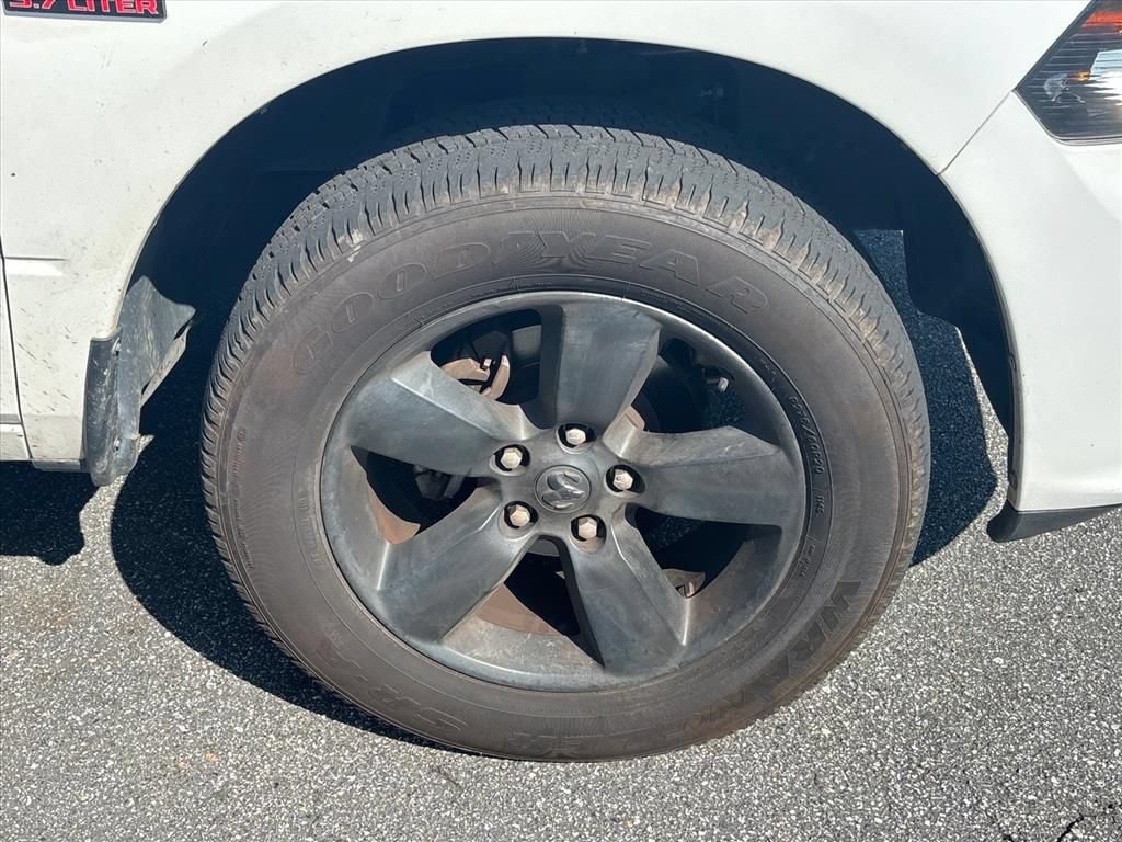 Used 2017 RAM 1500 Express w/ Express Value Package AWD/4WD image 7