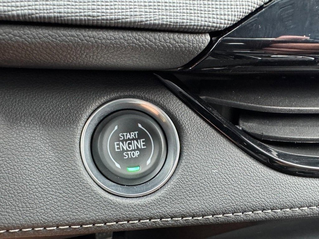 Used 2025 Buick Enclave Sport Touring w/ Power Package image 24