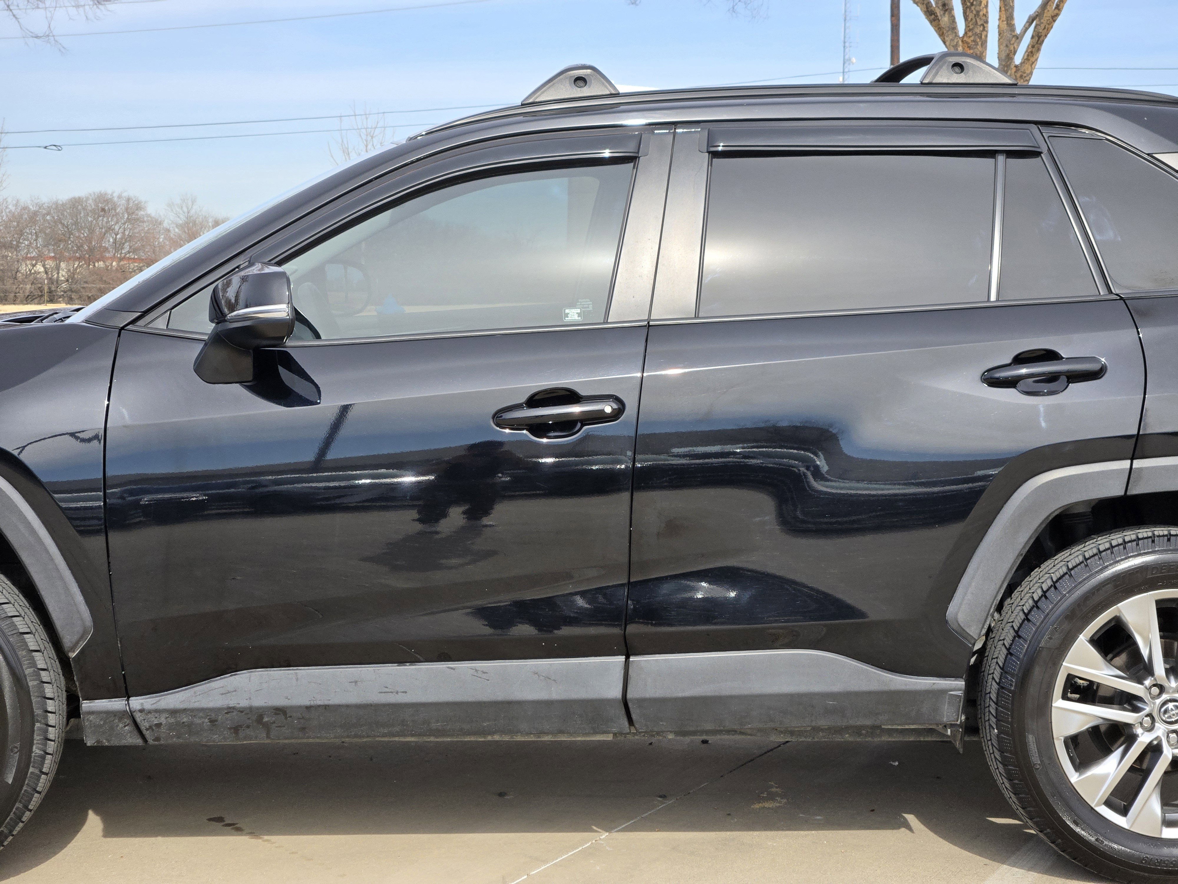 Used 2020 Toyota RAV4 XLE Premium image 12