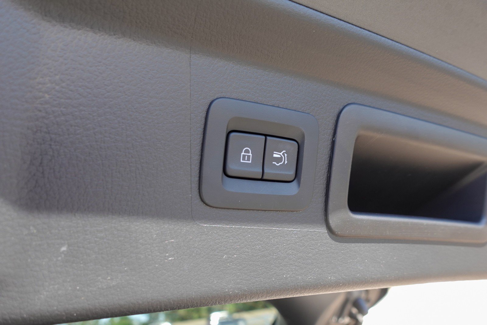 Used 2025 MAZDA CX-50 AWD 2.5 S w/ Premium Package image 25